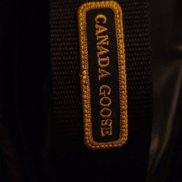 Canada Goose Puffer Jacket - Picture 2 of 9